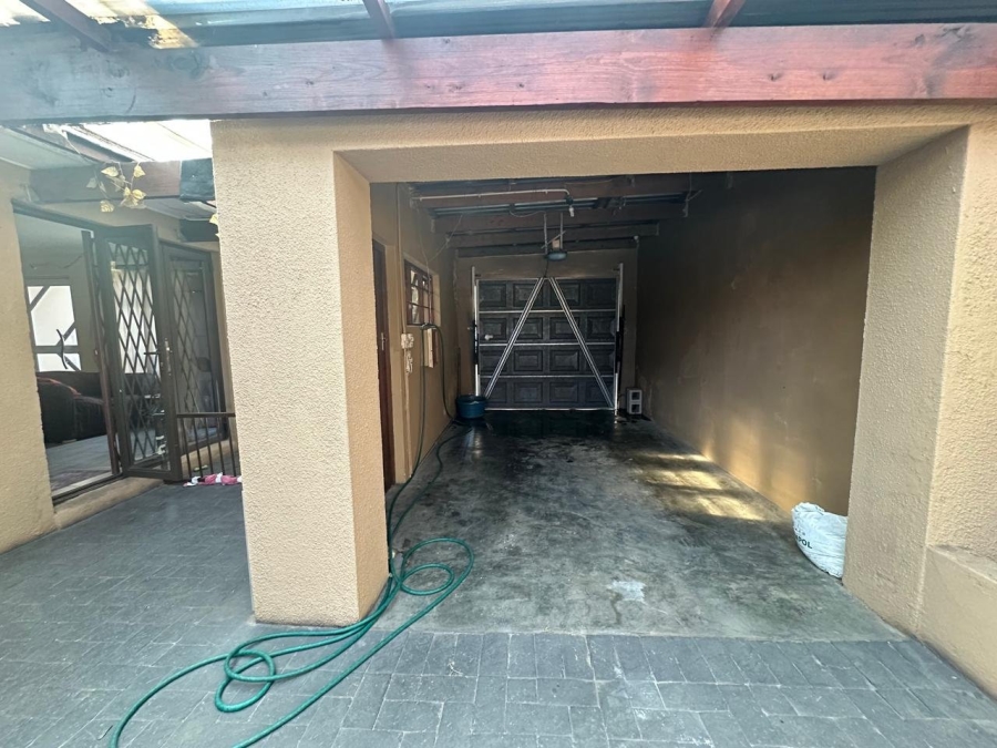 3 Bedroom Property for Sale in Portlands Western Cape